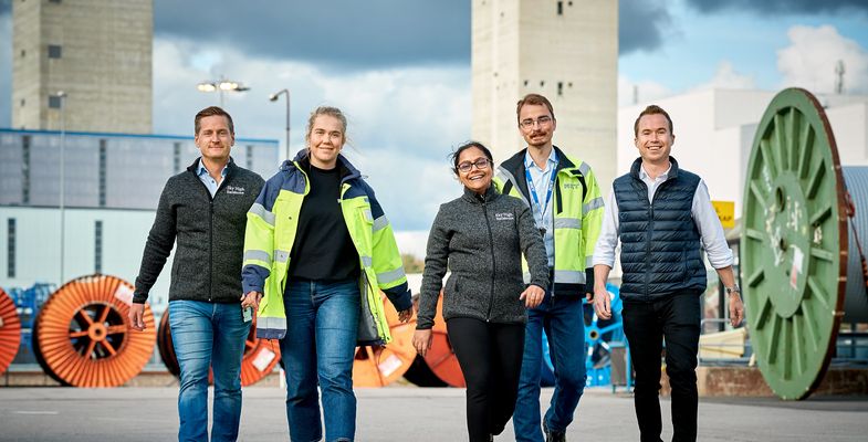 Trainee & engineers in KKA production