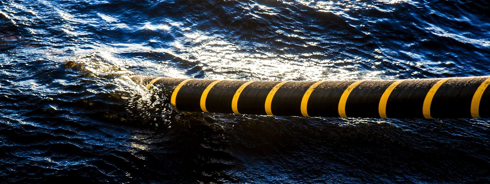 High voltage cable installation offshore